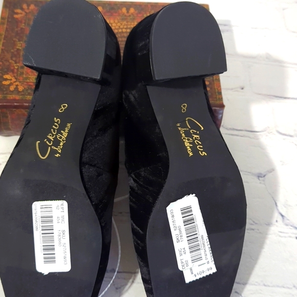 Circus by Sam Edelman Black Heels with Gold and Orange Accents - Picture 7 of 7